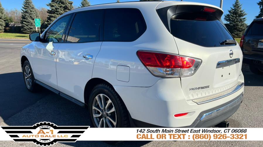 2014 Nissan Pathfinder S photo