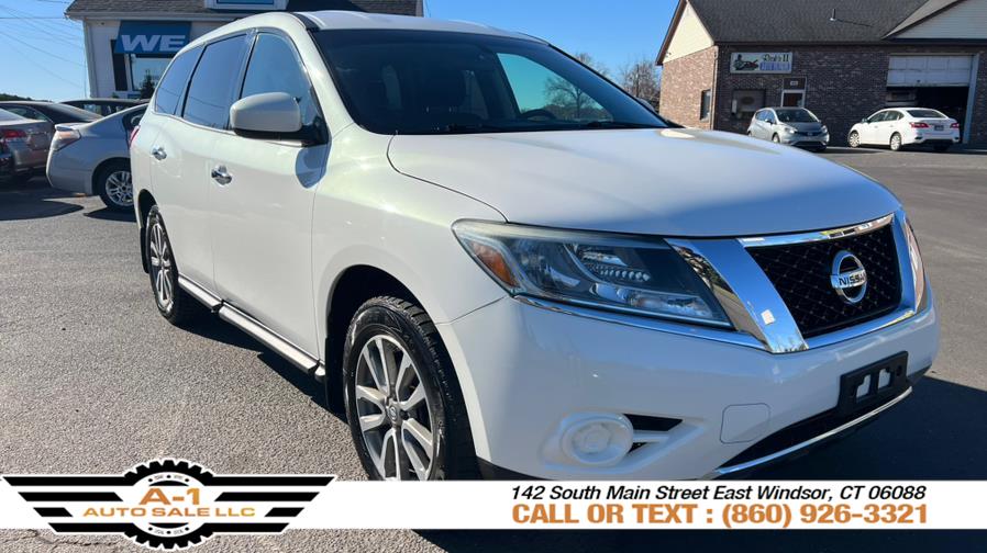 2014 Nissan Pathfinder S photo