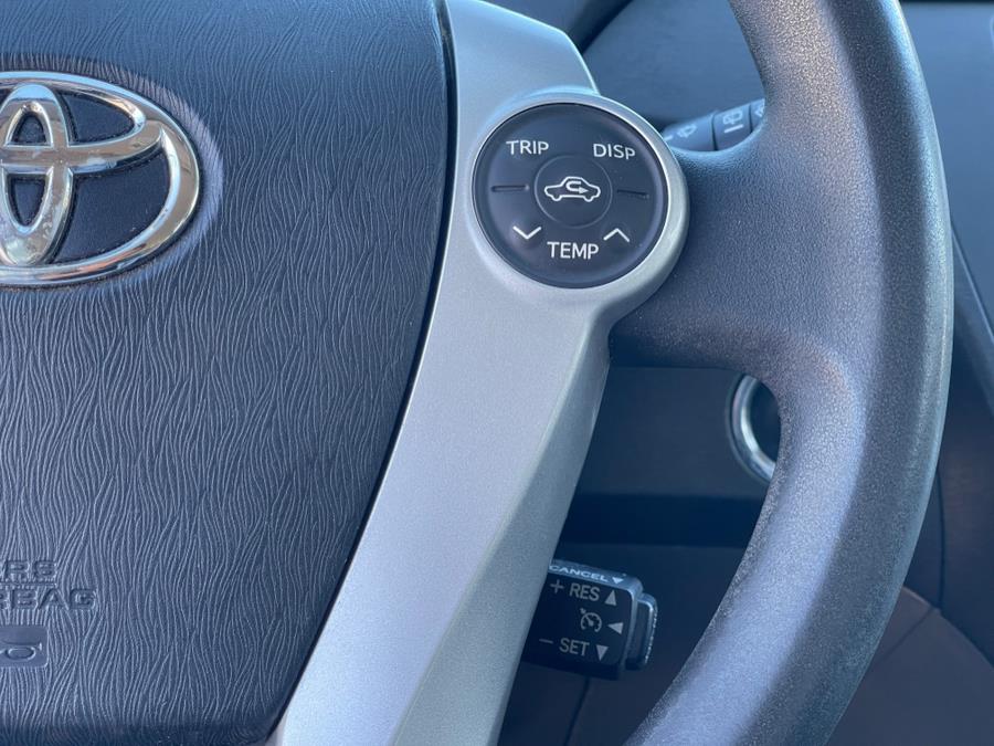 2010 Toyota Prius II photo