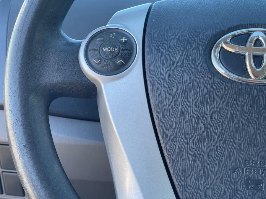 2010 Toyota Prius II photo