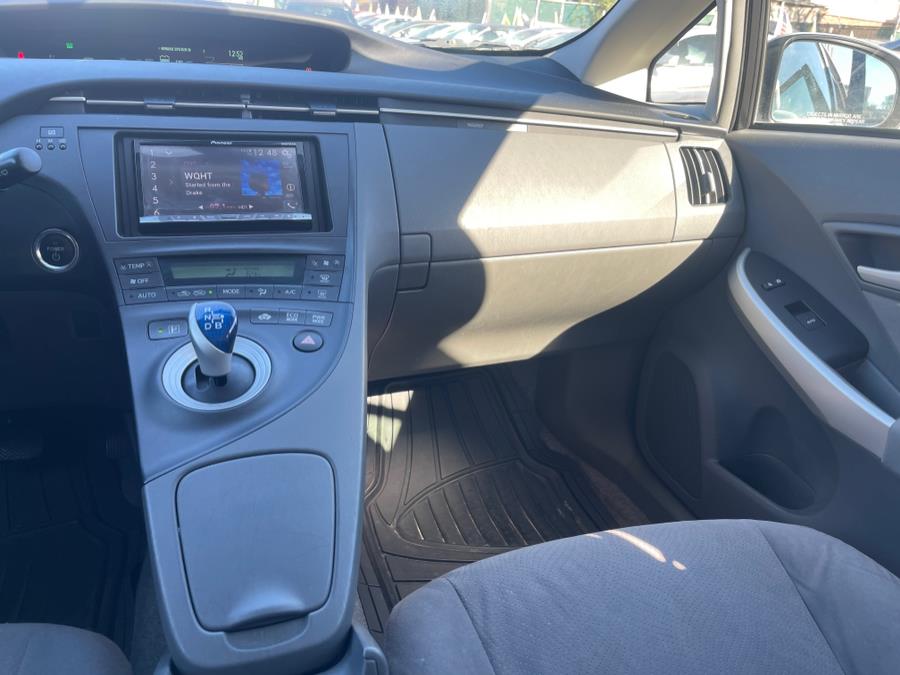 2010 Toyota Prius II photo
