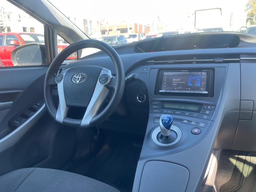 2010 Toyota Prius II photo