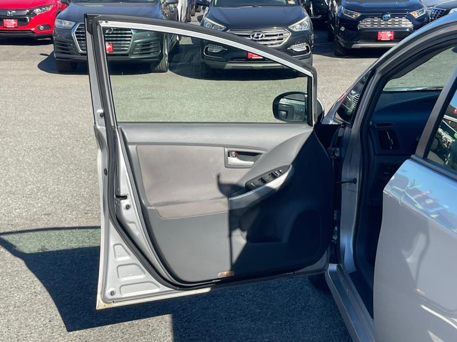 2010 Toyota Prius II photo