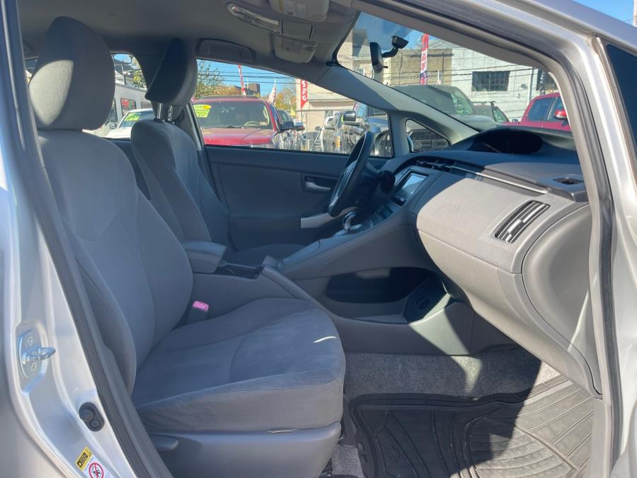 2010 Toyota Prius II photo