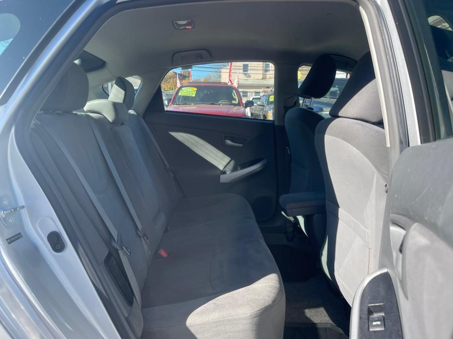 2010 Toyota Prius II photo