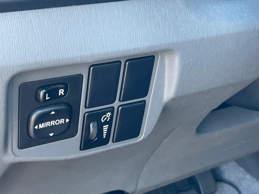 2010 Toyota Prius II photo