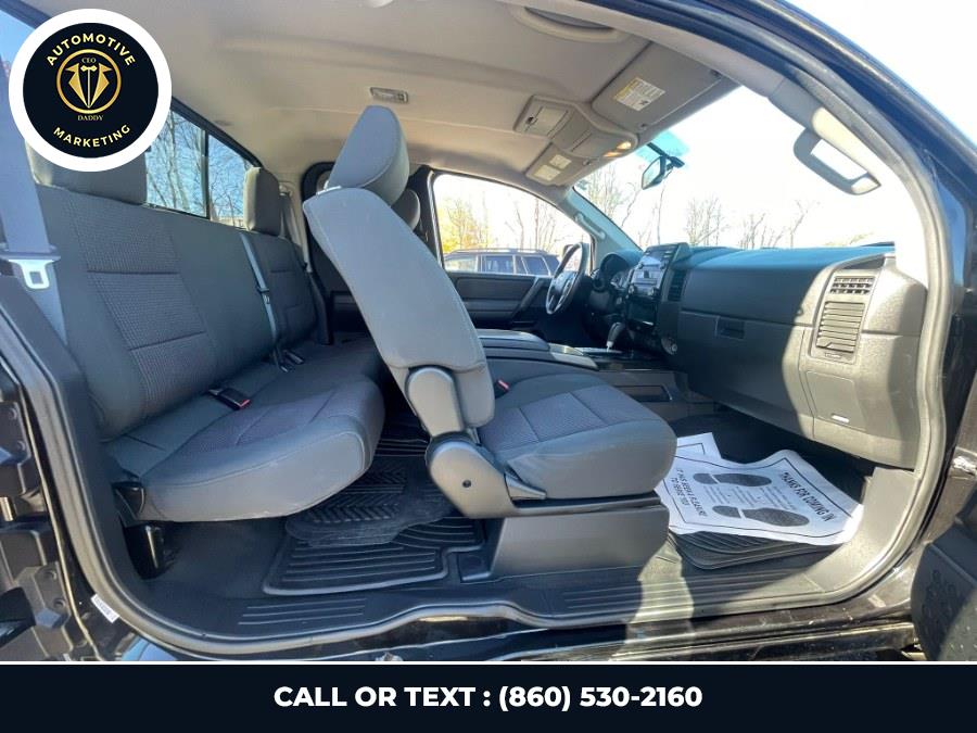 2014 Nissan Titan SV photo