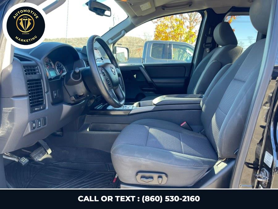 2014 Nissan Titan SV photo