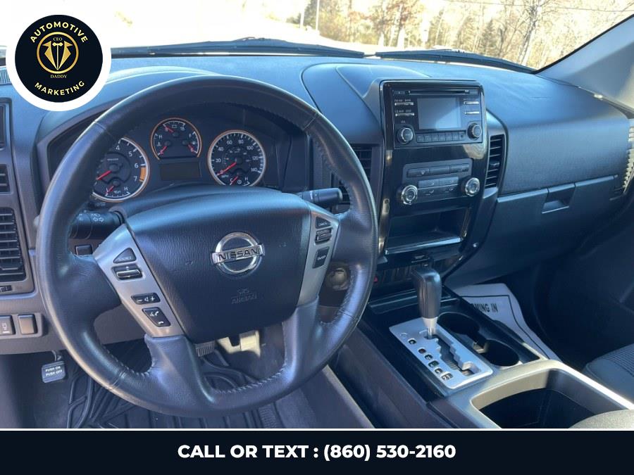 2014 Nissan Titan SV photo