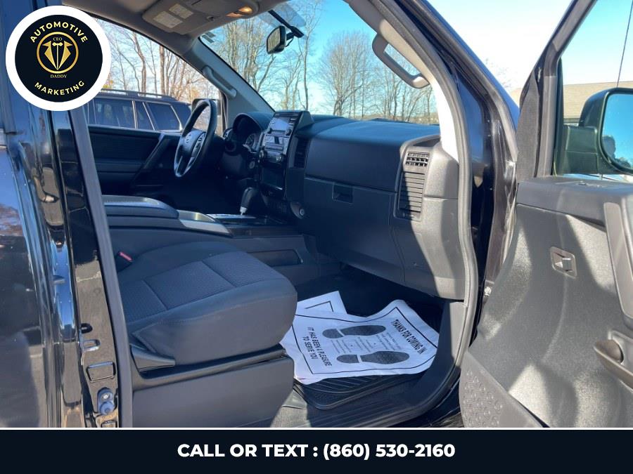 2014 Nissan Titan SV photo
