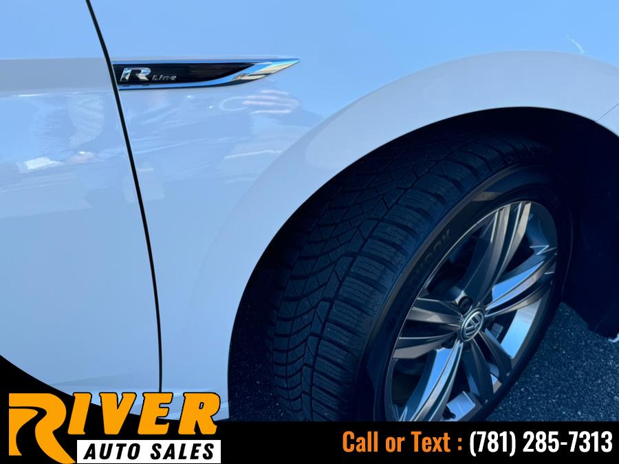 2019 Volkswagen Jetta R-Line Auto w/ULEV photo