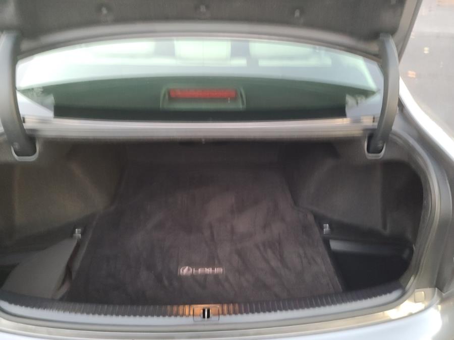 2012 Lexus IS 250 photo