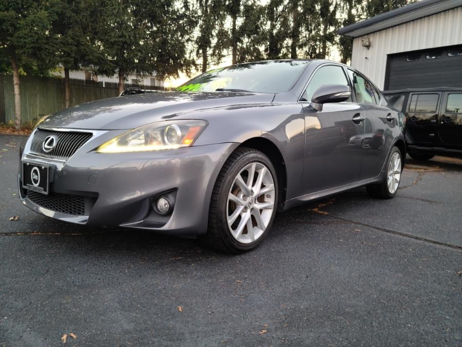 2012 Lexus IS 250 photo