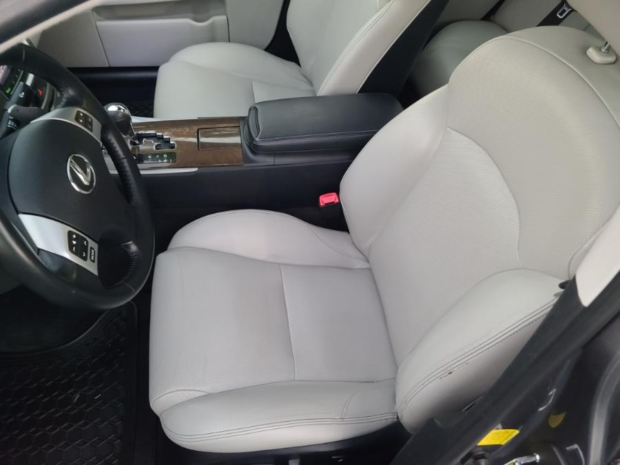 2012 Lexus IS 250 photo