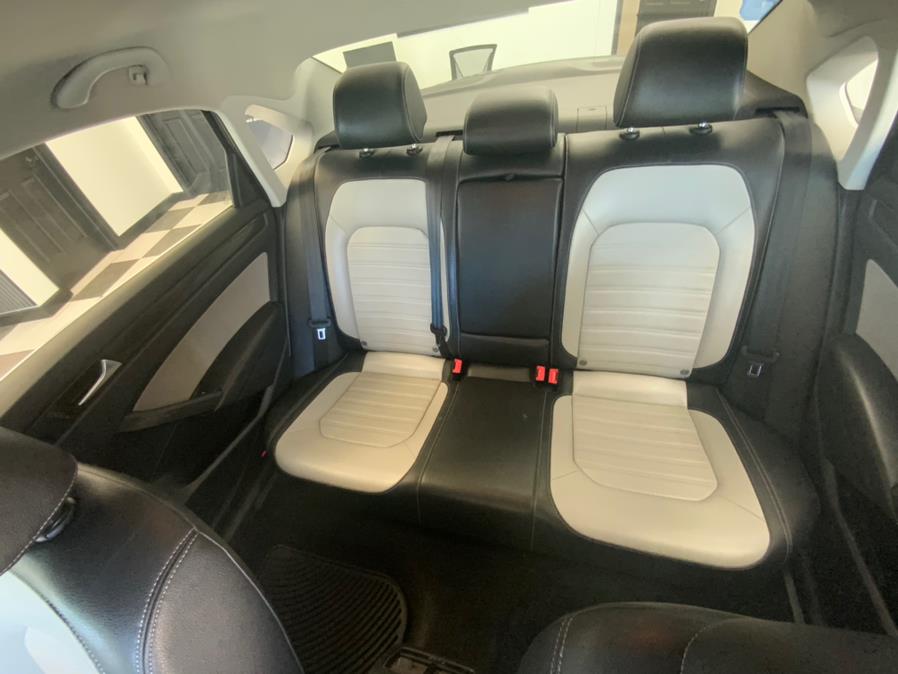 2015 Volkswagen Passat 4dr Sdn 1.8T Auto Sport PZEV photo
