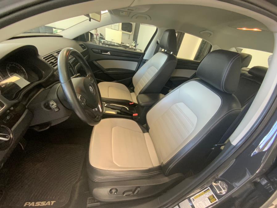 2015 Volkswagen Passat 4dr Sdn 1.8T Auto Sport PZEV photo