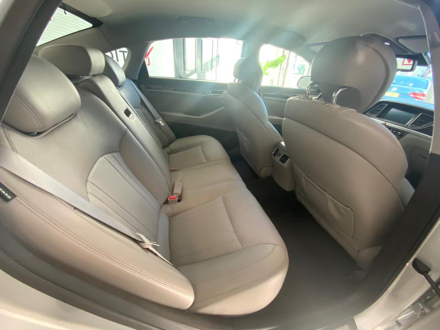 2015 Hyundai Genesis 3.8L photo