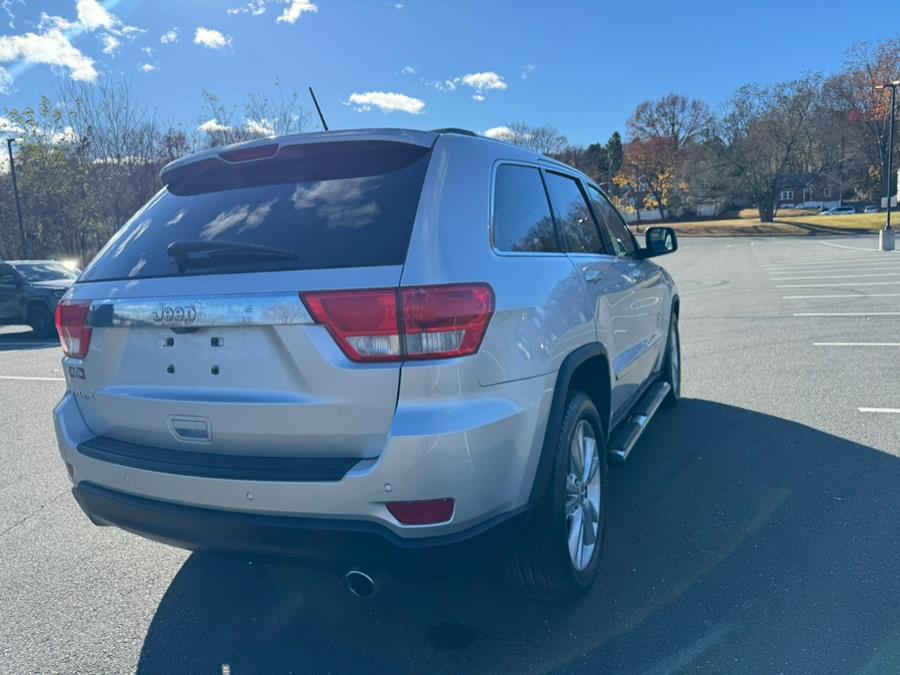 2011 Jeep Grand Cherokee Laredo photo