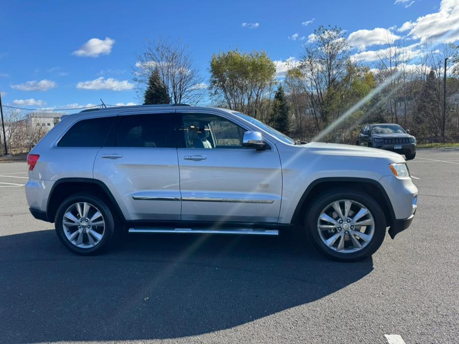2011 Jeep Grand Cherokee Laredo photo