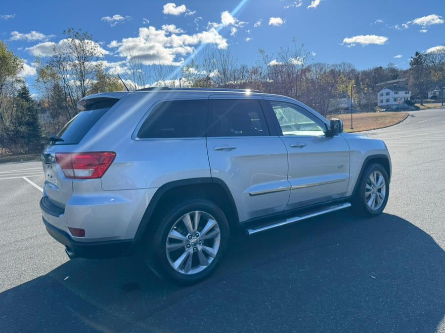 2011 Jeep Grand Cherokee Laredo photo