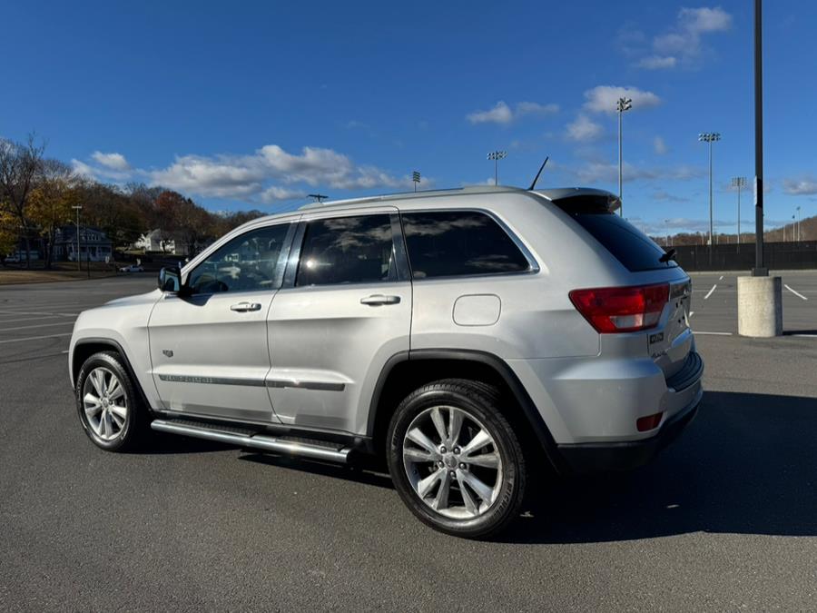 2011 Jeep Grand Cherokee Laredo photo