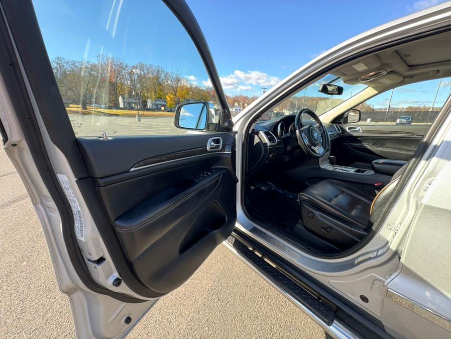 2011 Jeep Grand Cherokee Laredo photo