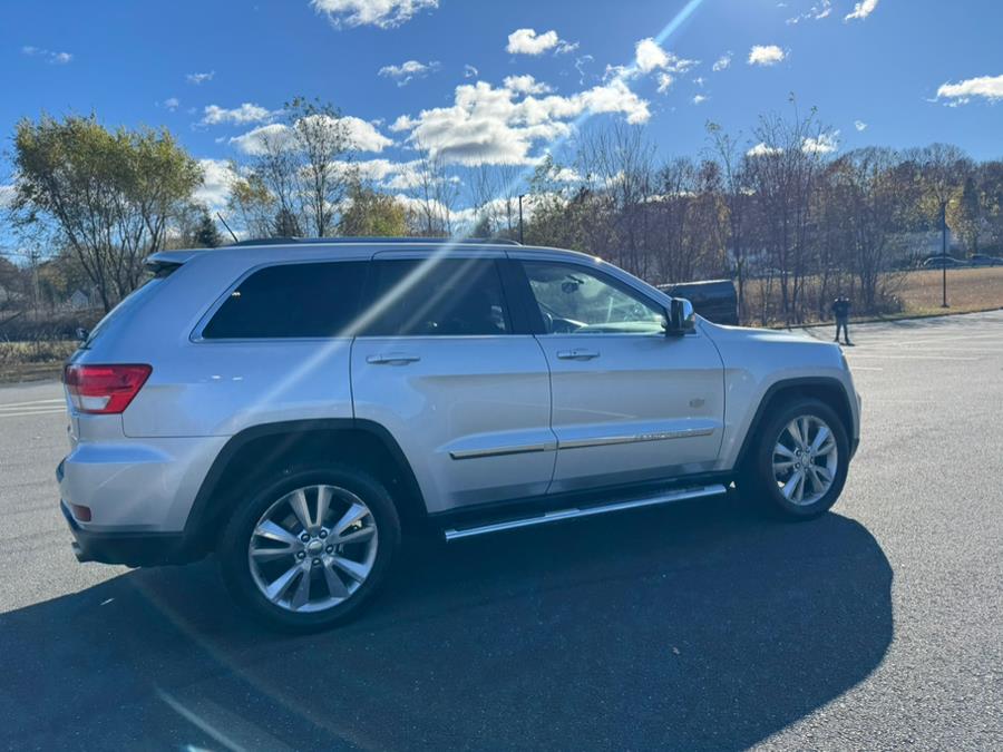2011 Jeep Grand Cherokee Laredo photo