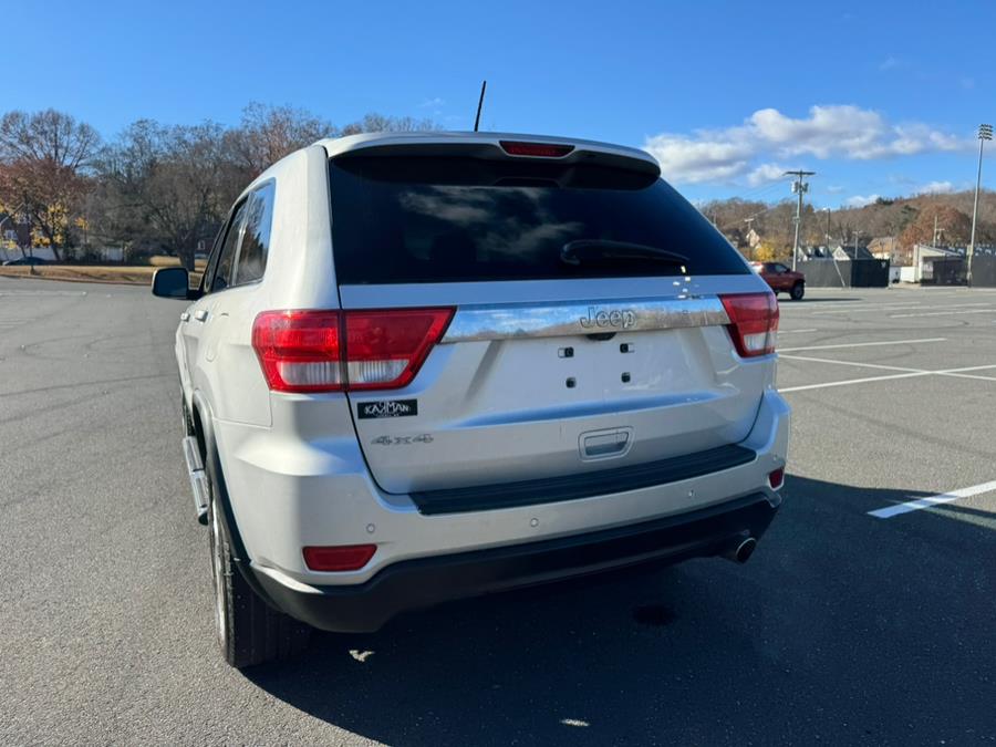 2011 Jeep Grand Cherokee Laredo photo