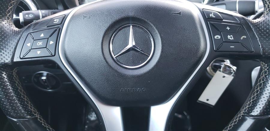 2015 Mercedes-Benz GLA-Class 4MATIC 4dr GLA 250 photo