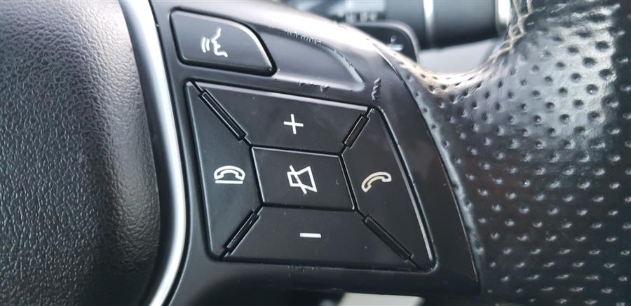 2015 Mercedes-Benz GLA-Class 4MATIC 4dr GLA 250 photo
