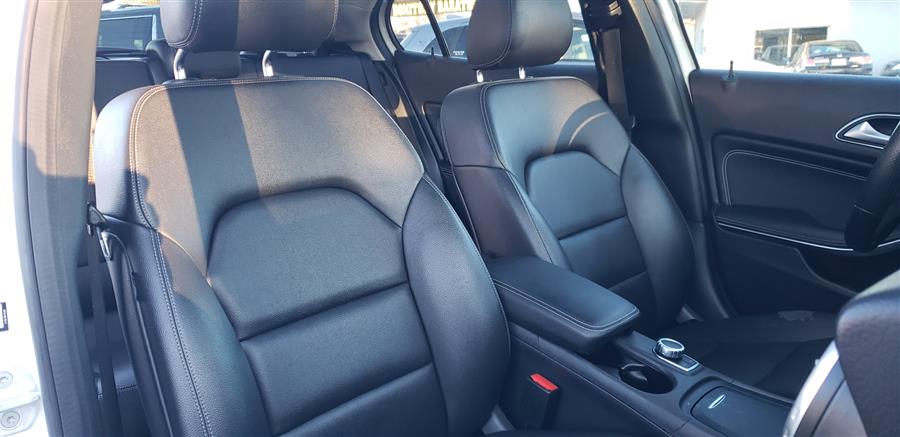 2015 Mercedes-Benz GLA-Class 4MATIC 4dr GLA 250 photo