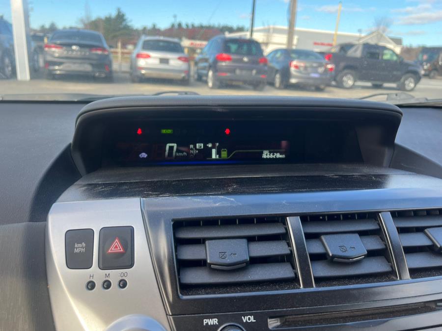 2012 Toyota Prius v Two photo