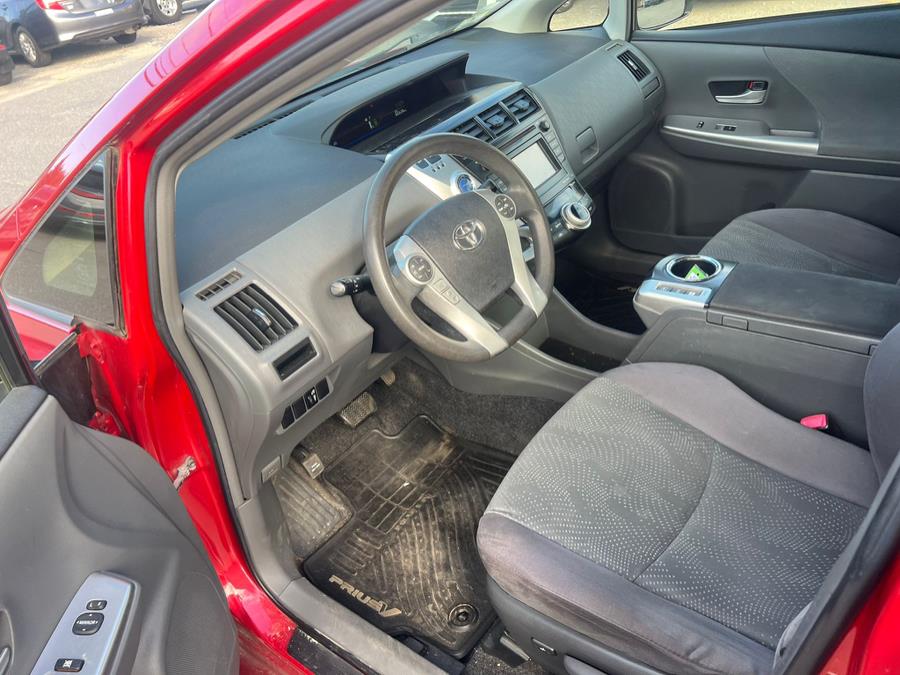 2012 Toyota Prius v Two photo