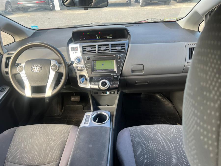 2012 Toyota Prius v Two photo