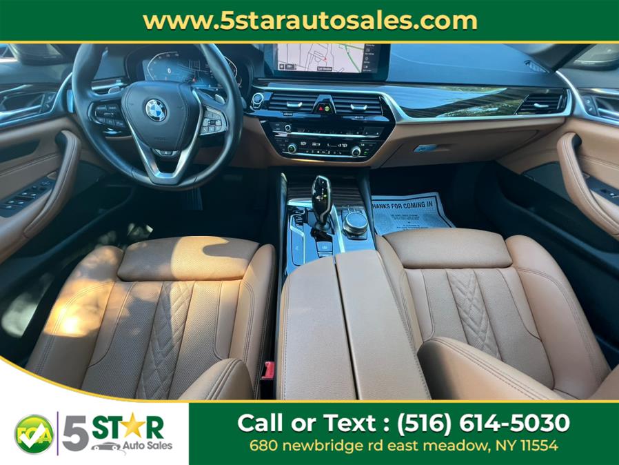 2021 BMW 5-Series 530i xDrive Sedan photo