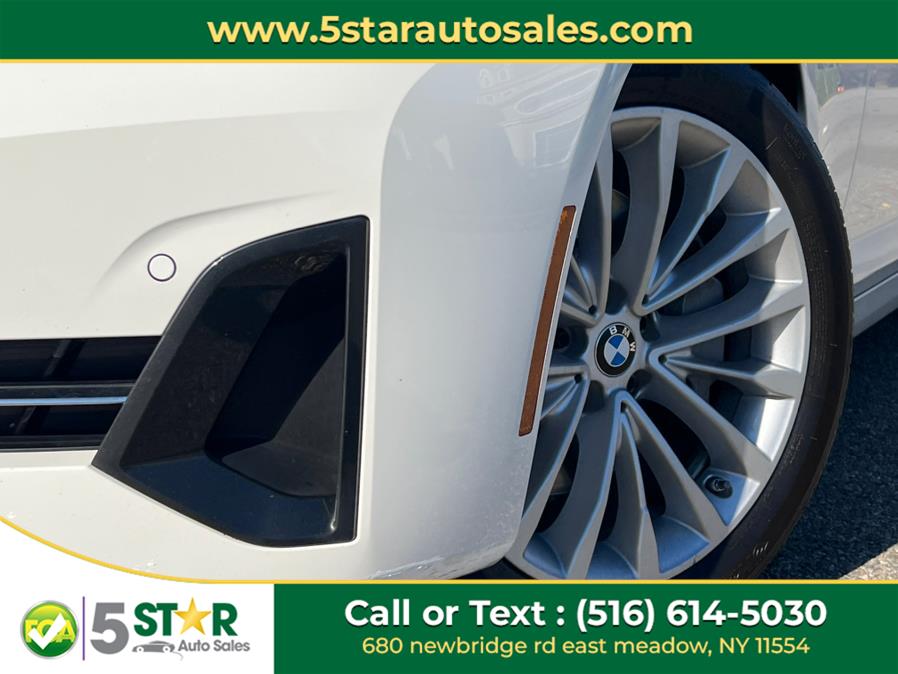 2021 BMW 5-Series 530i xDrive Sedan photo