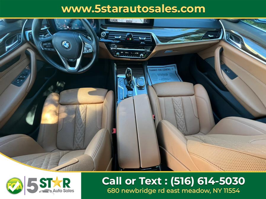 2021 BMW 5-Series 530i xDrive Sedan photo