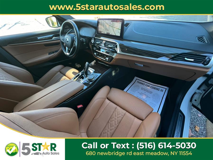 2021 BMW 5-Series 530i xDrive Sedan photo