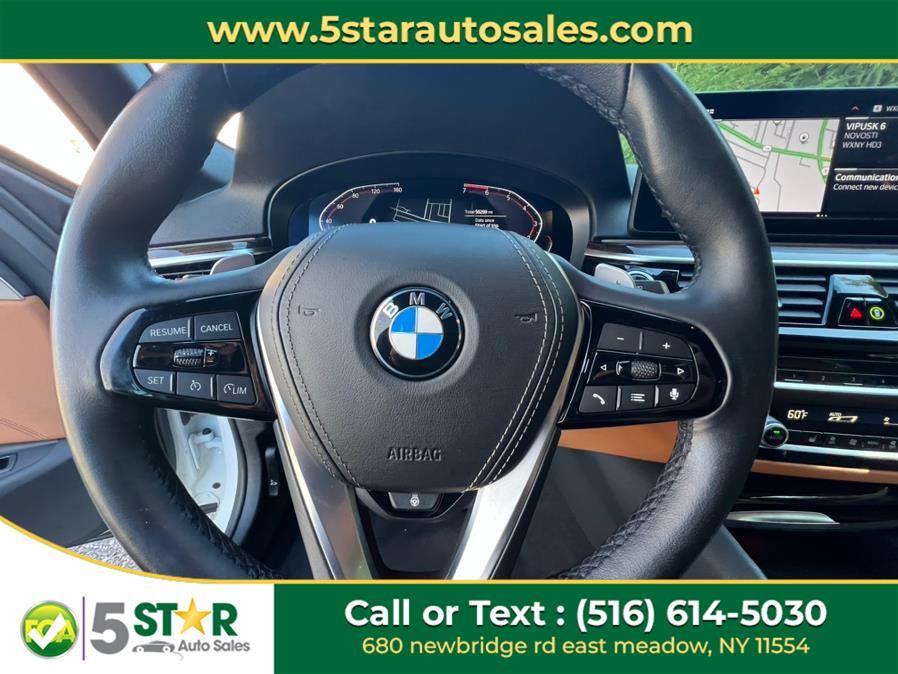 2021 BMW 5-Series 530i xDrive Sedan photo