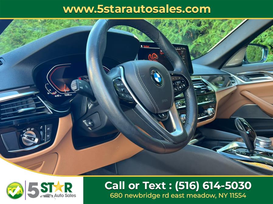 2021 BMW 5-Series 530i xDrive Sedan photo