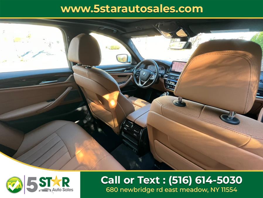 2021 BMW 5-Series 530i xDrive Sedan photo