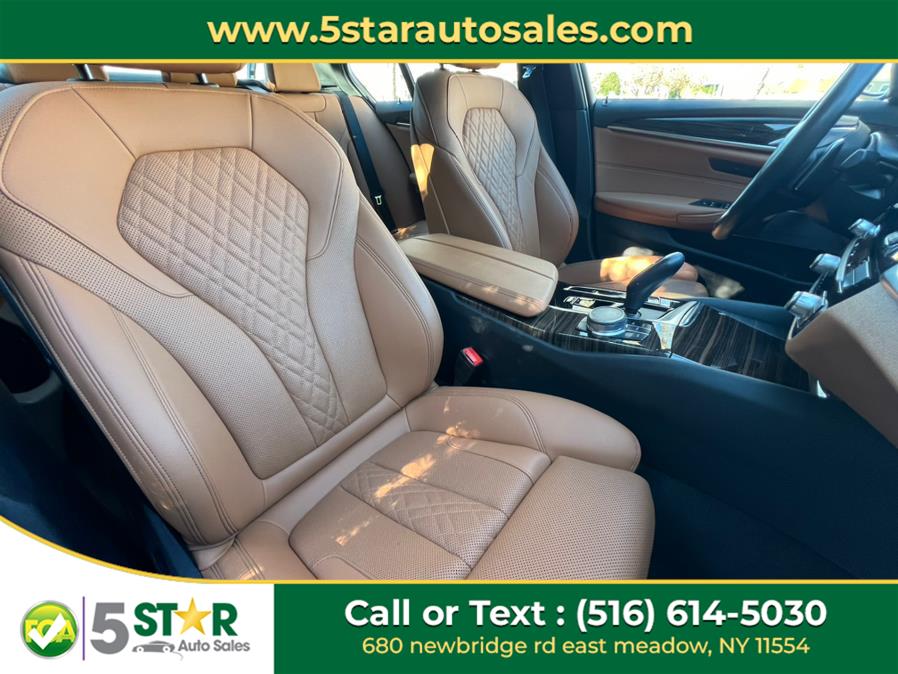 2021 BMW 5-Series 530i xDrive Sedan photo