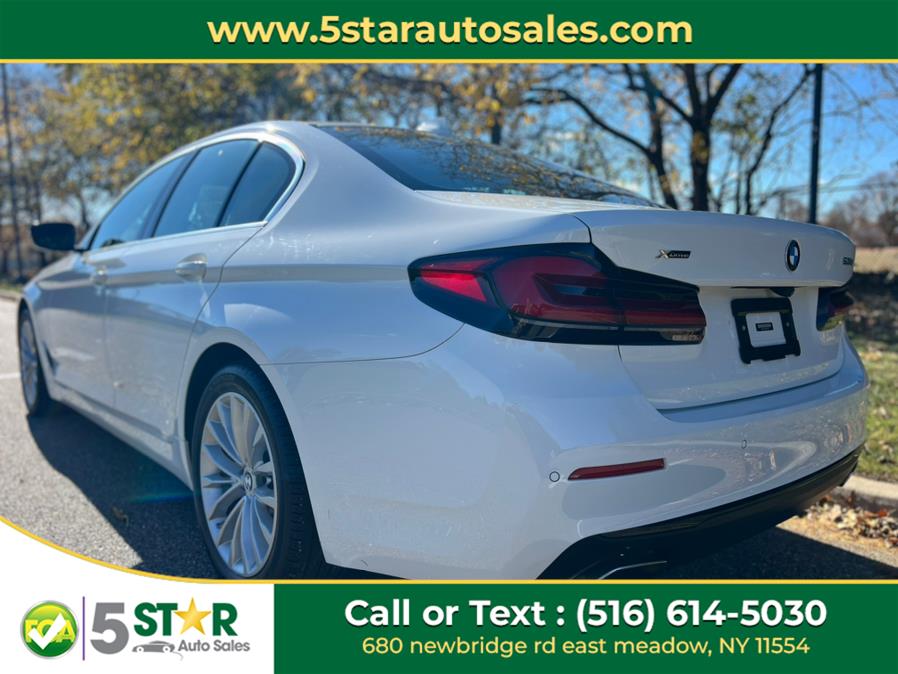 2021 BMW 5-Series 530i xDrive Sedan photo