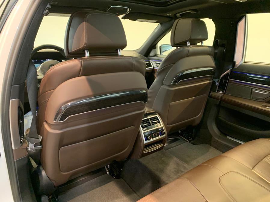 2021 BMW 7-Series 750i xDrive Sedan photo