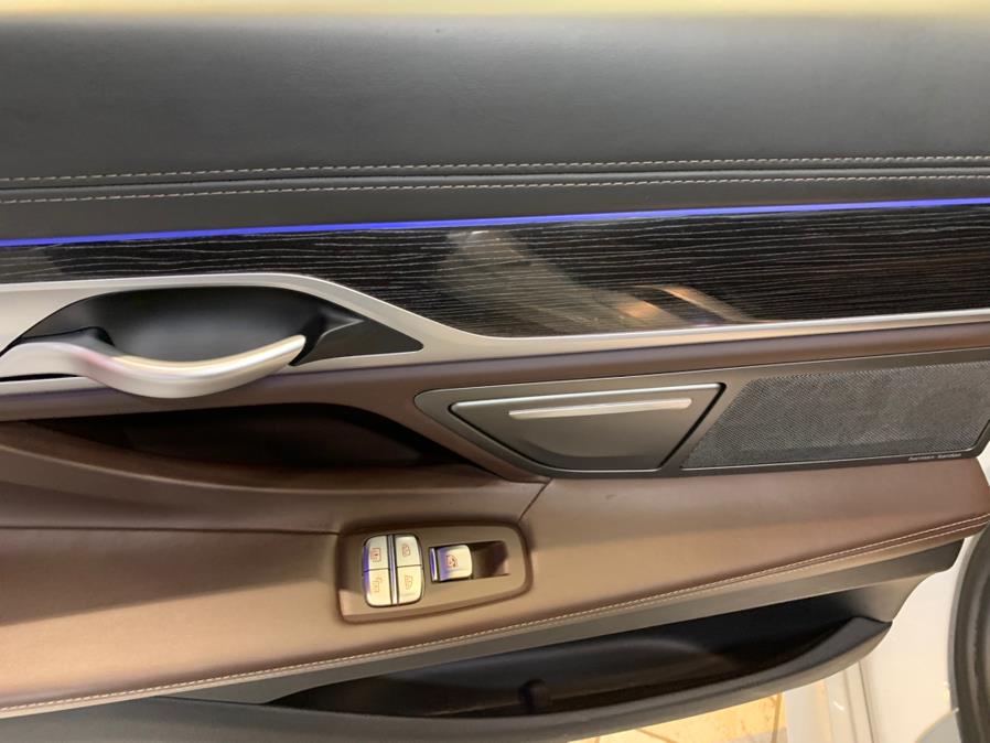 2021 BMW 7-Series 750i xDrive Sedan photo
