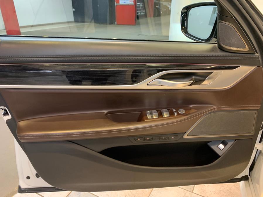 2021 BMW 7-Series 750i xDrive Sedan photo