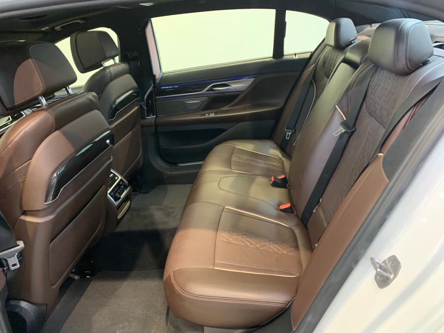 2021 BMW 7-Series 750i xDrive Sedan photo