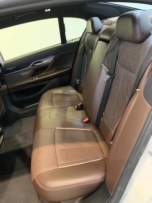 2021 BMW 7-Series 750i xDrive Sedan photo