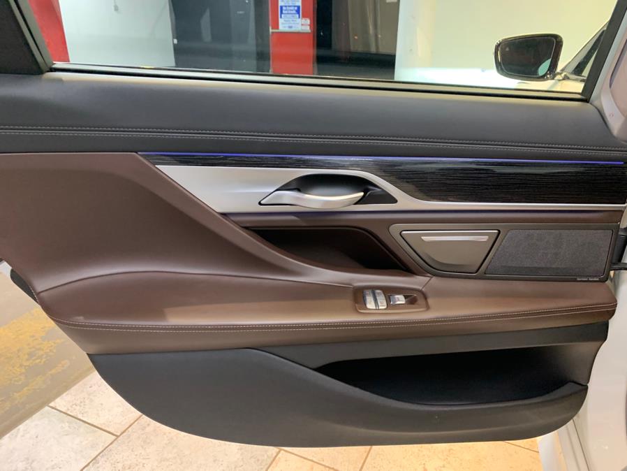2021 BMW 7-Series 750i xDrive Sedan photo