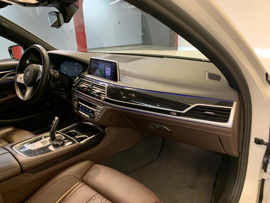 2021 BMW 7-Series 750i xDrive Sedan photo